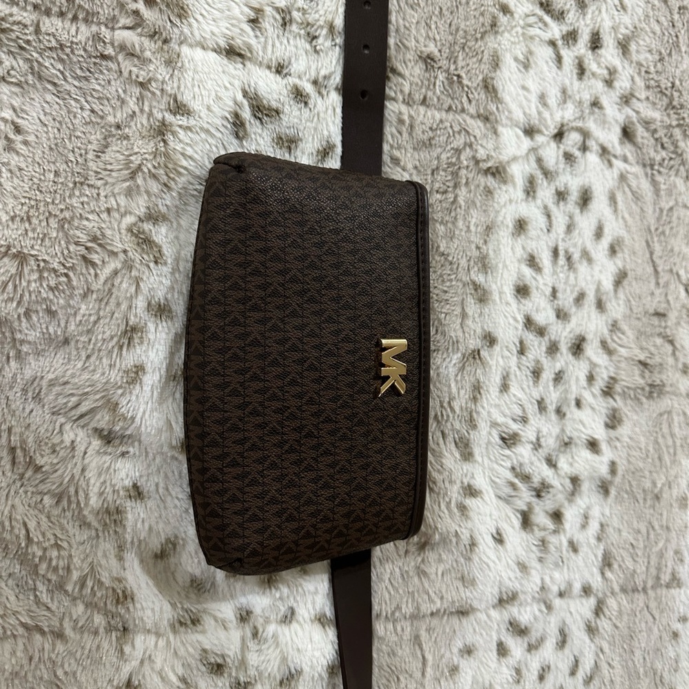 Micheal Kors belt bag